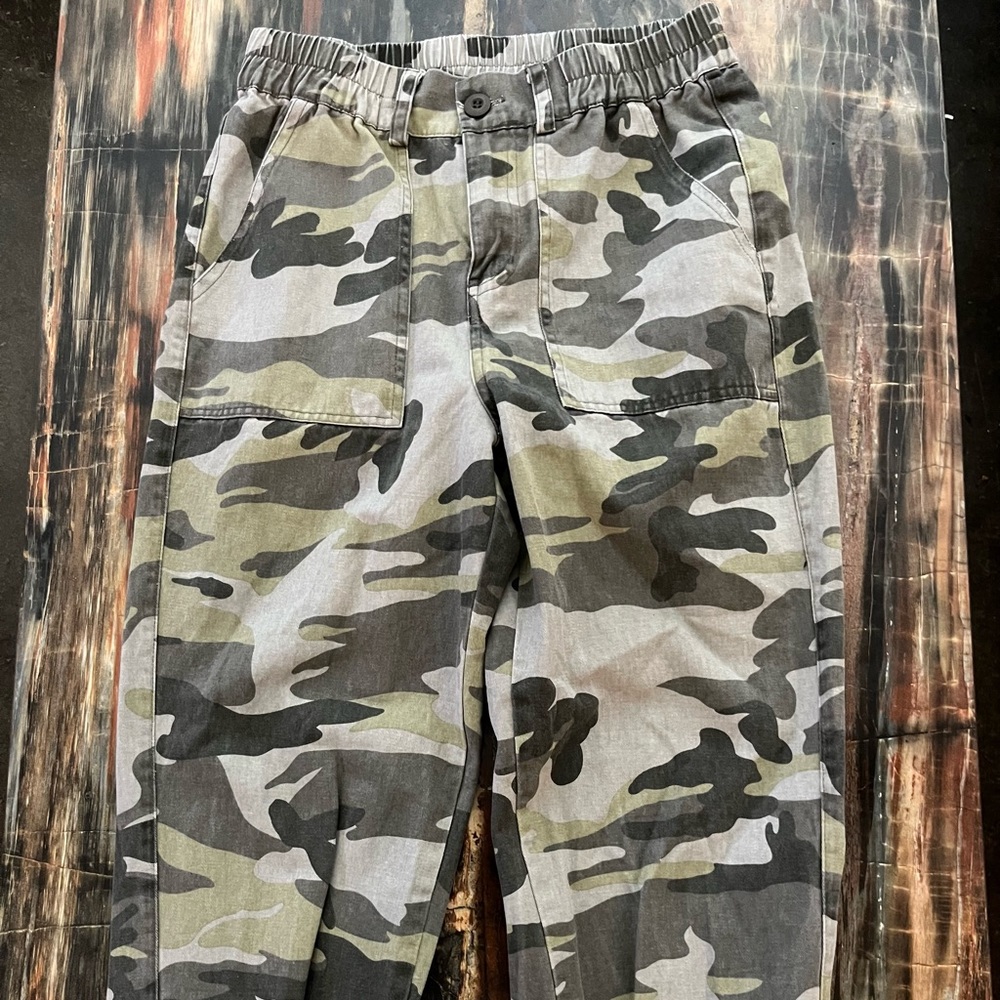 camo cargo pants